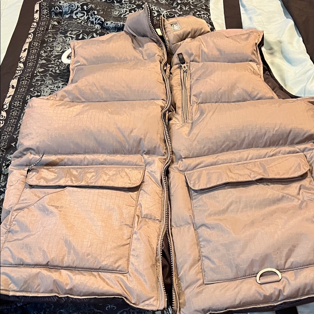 Volcom Tan Puffer Vest - Picture 2 of 8
